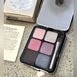 NIB MAC eyeshadow palette Limited Edition Royal Assets Case 6 colors